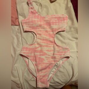 Victoria’s Secret PINK Ribbed Tie-Dye One-Piece Cut-Out Swimsuit